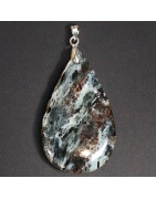Pendentif Astrophyllite goutte