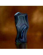 Pierre sculptée Type Monolithe Obsidienne Œil céleste