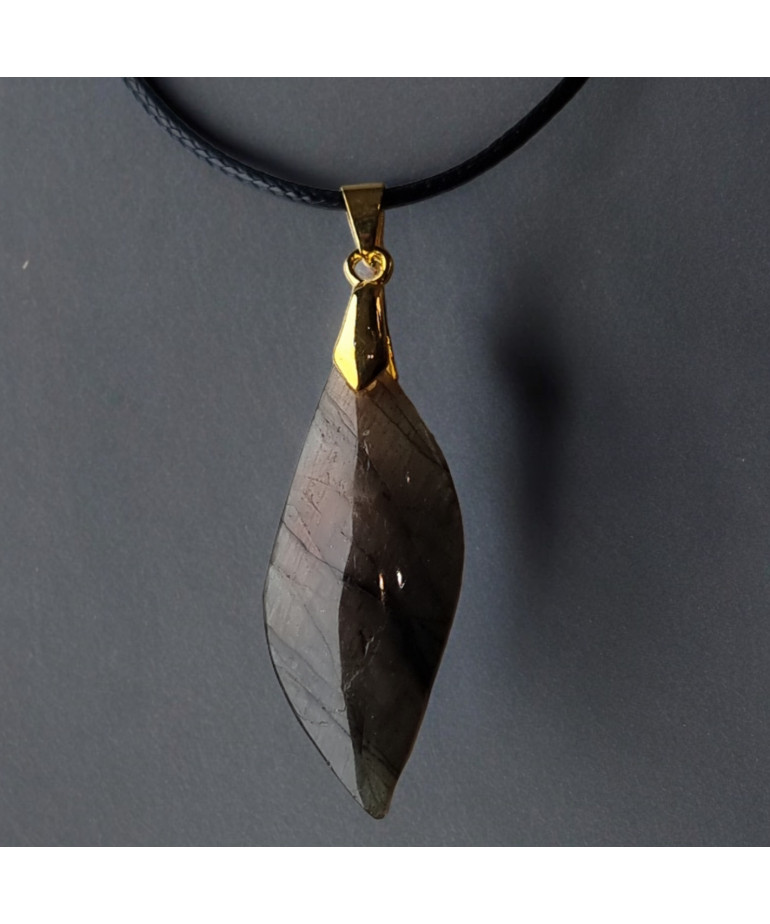 Pendentif Labradorite Bélière dorée sur cordon