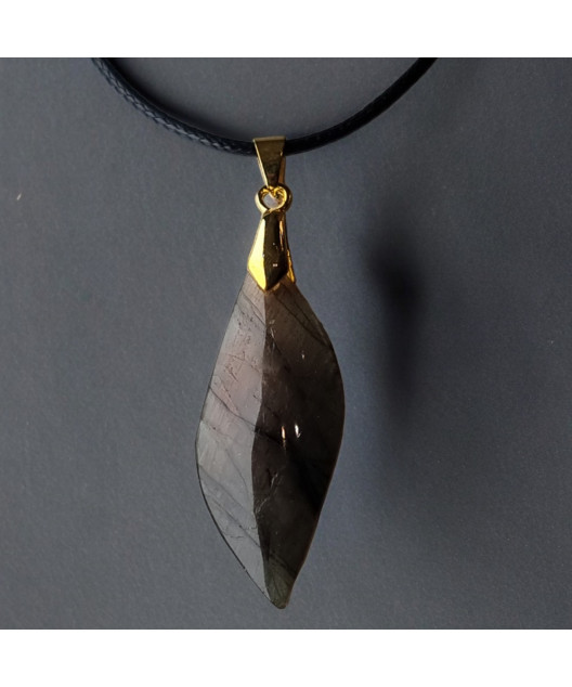 Pendentif Labradorite Bélière dorée sur cordon