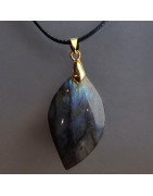 Pendentif Labradorite Bélière dorée sur cordon