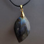 Pendentif Labradorite Bélière dorée sur cordon