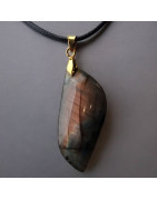 Pendentif Labradorite Bélière dorée sur cordon