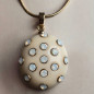 Pendentif Bakélite & Swarovski sur chaîne dorée