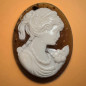 Broche Bakélite style Camée