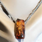 Pendentif Ambre Cylindrique avec chaîne