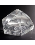 Pierre sculptée Cristal de roche Icosaèdre 38g