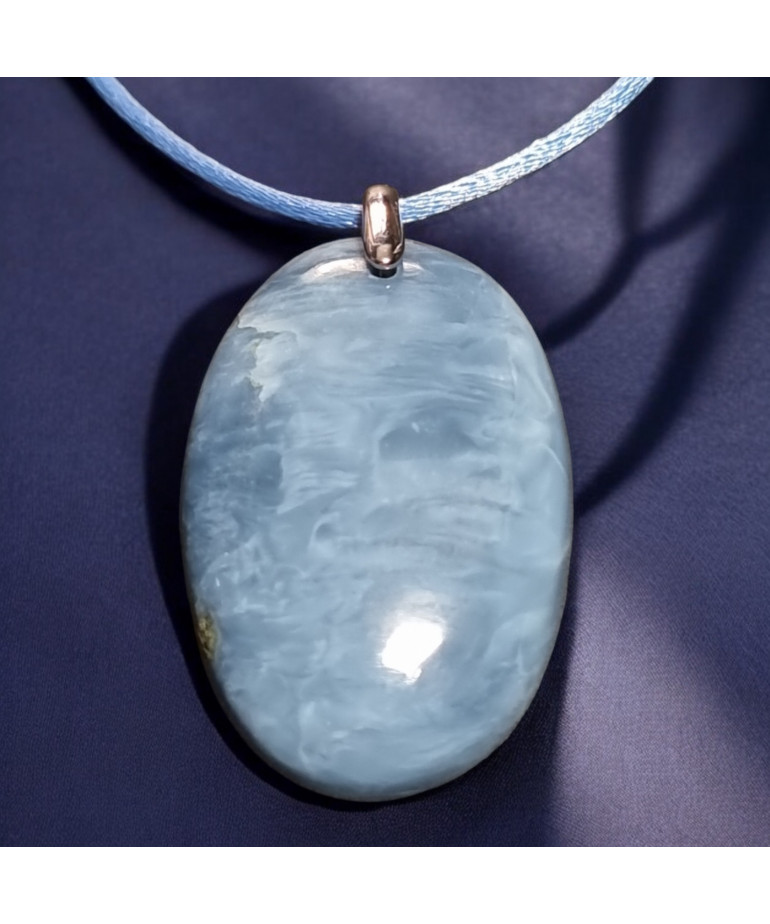 Pendentif Opale bleue sur cordon réglable