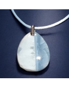 Pendentif Opale bleue sur cordon réglable
