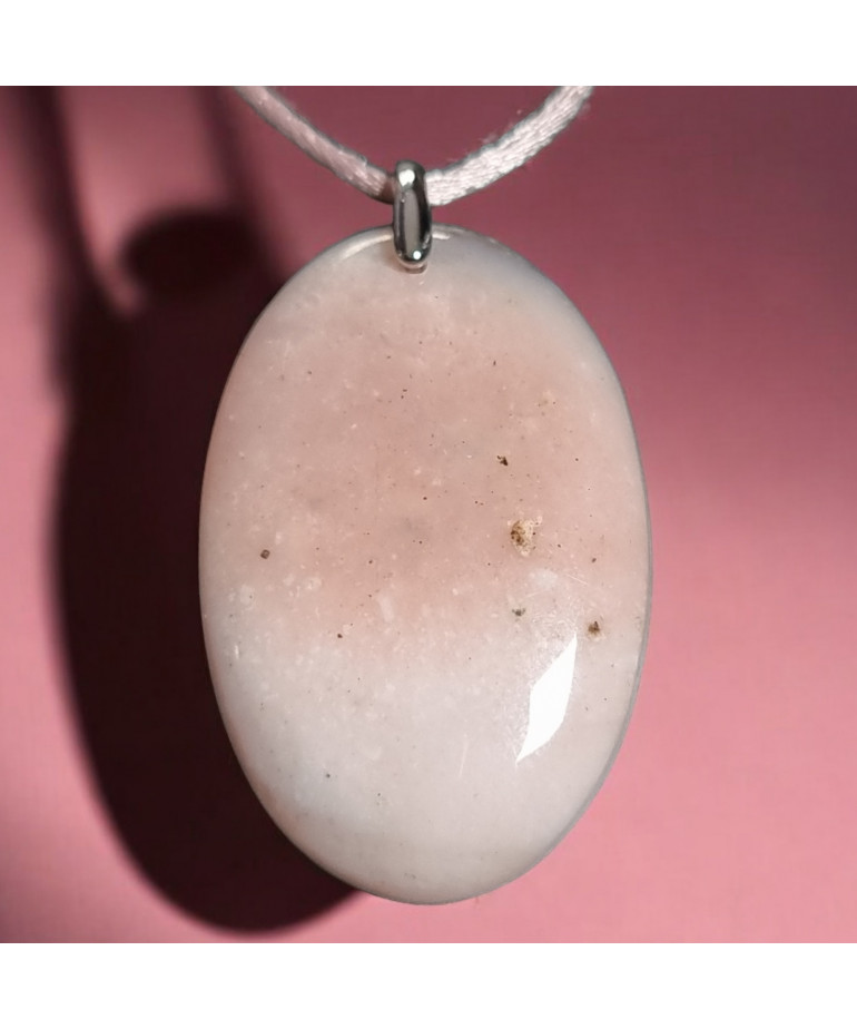 Pendentif Opale rose sur cordon réglable