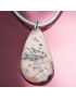 Pendentif Opale rose sur cordon réglable