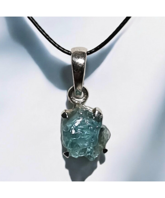 Pendentif Aigue marine brute Argent 925 sur cordon réglable