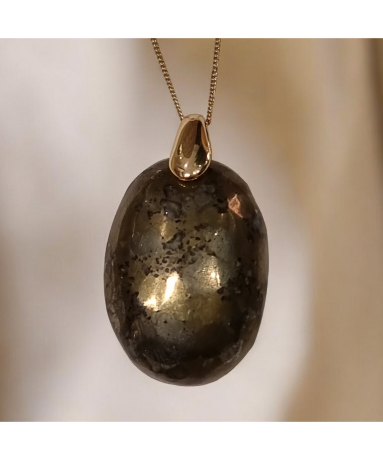 Pendentif Pyrite sur chaîne dorée