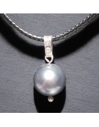 Pendentif Perle d'eau douce sur cordon