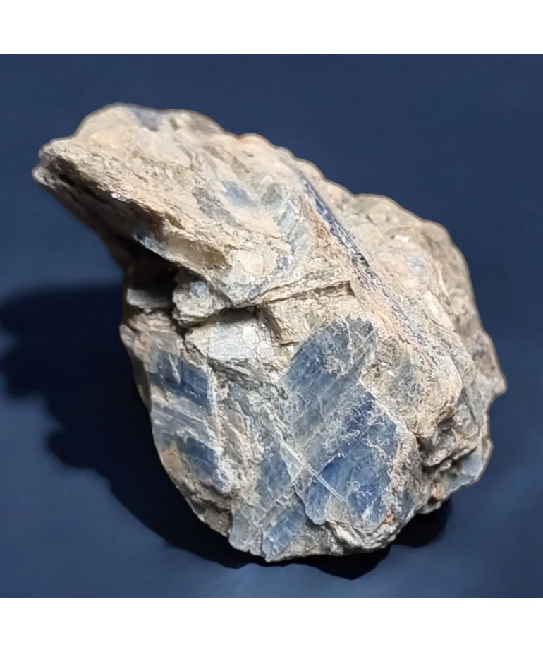 Pierre brute Cyanite bleue 137g