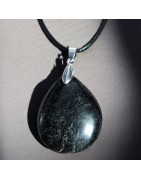 Pendentif Tourmaline noire sur cordon