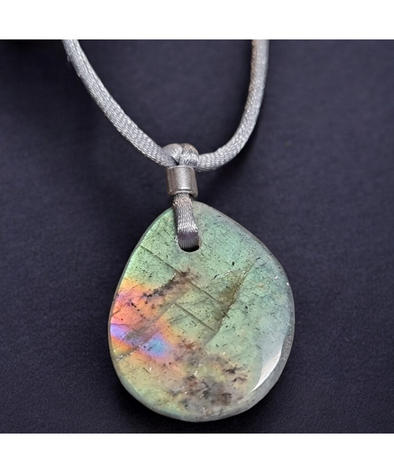 Pendentif Labradorite sur cordon réglable