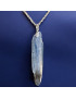 Pendentif Cyanite bleue sur chaîne acier