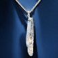 Pendentif Cyanite bleue sur chaîne acier