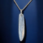 Pendentif Cyanite bleue sur chaîne acier