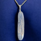 Pendentif Cyanite bleue sur chaîne acier