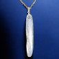 Pendentif Cyanite bleue sur chaîne acier