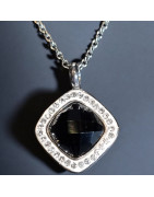 Pendentif Onyx et Zirconium avec chaîne