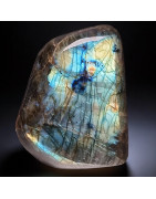 Pierre sculptée Labradorite 676g