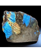 Pierre brute polie Labradorite 797g