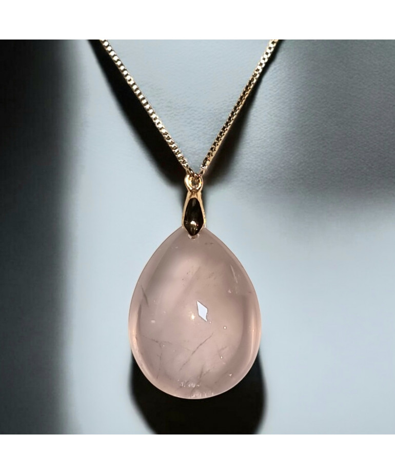 Pendentif Quartz rose sur chaîne plaquée or réglable
