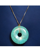 Pendentif Turquoise Donut sur chaîne plaquée or réglable