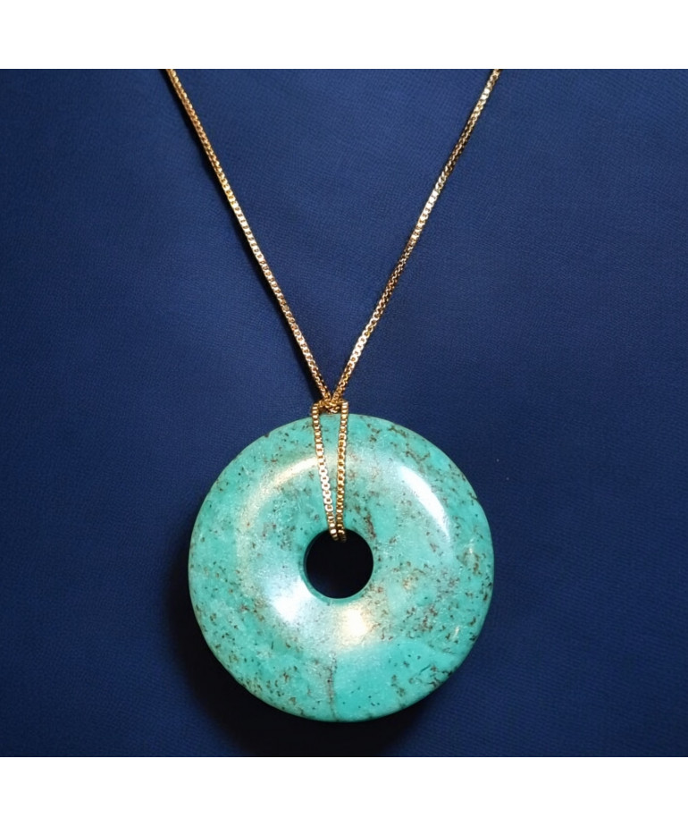 Pendentif Turquoise Donut sur chaîne plaquée or réglable