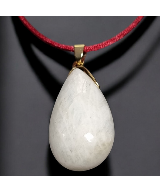 Pendentif Pierre de lune avec cordon rouge réglable