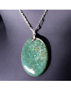 Pendentif Jaspe sanguin ovale sur chaîne