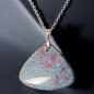 Pendentif Rubis Cyanite Triangulaire sur chaîne