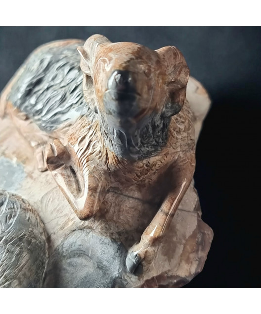 Pierre sculptée Jaspe paysage animaux de la ferme 999g