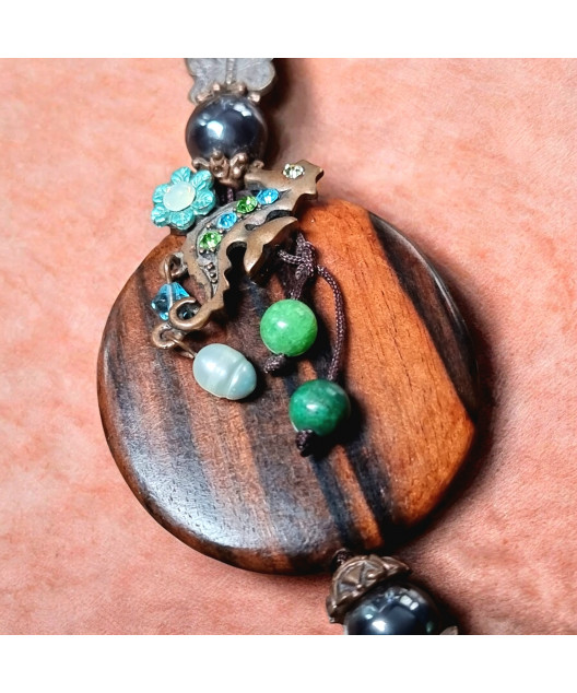 Collier Bois et perles hématite zoïsite malachite jade hippocampe swarovski