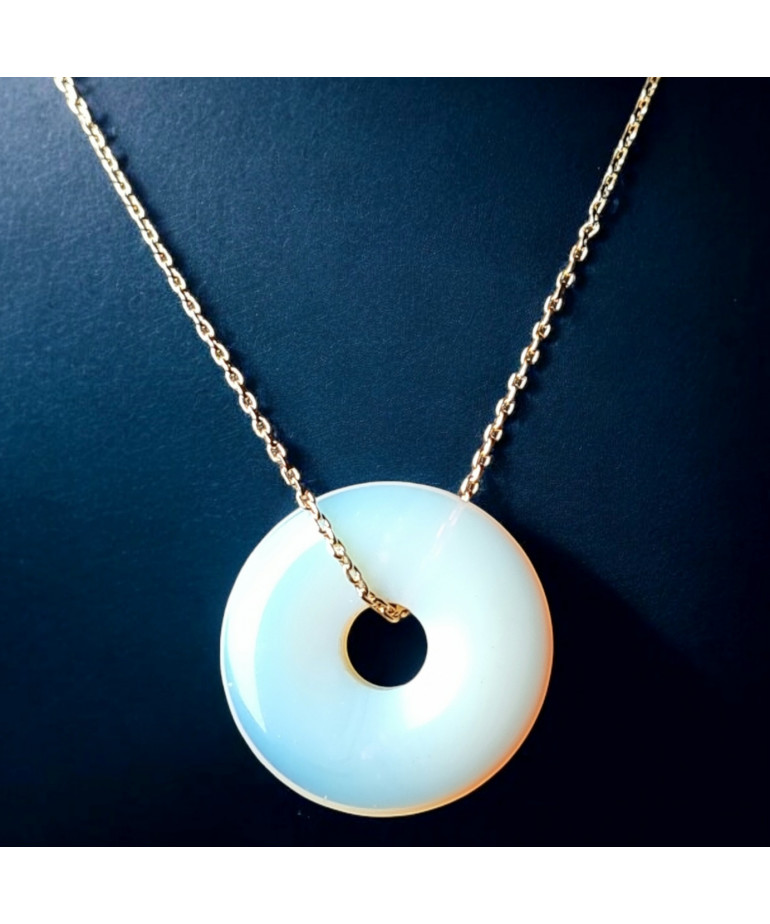 Pendentif verre opaline Donut sur chaîne dorée