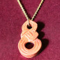 Pendentif Jaspe rouge nœud celtique avec chaîne dorée