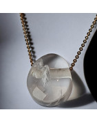 Pendentif Cristal de roche avec chaîne dorée