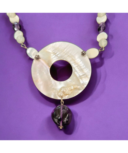 Collier Disque de Nacre et Perle Améthyste facettée et Pierre de lune 8mm