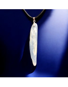 Pendentif Cyanite bleue avec cordon réglable avec fermoir (s)