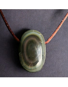 Pendentif Obsidienne Œil céleste sur Ovale sur cordon réglable (s)