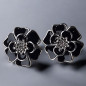Boucles Email et Swarovski Camélia Noir argenté (s)