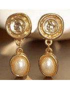 Boucles Perles de Majorque grises et Médaillon à Clips dorées (s)