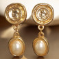 Boucles Perles de Majorque grises et Médaillon à Clips dorées (s)