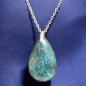 Pendentif Apatite bleue avec chaîne (s)