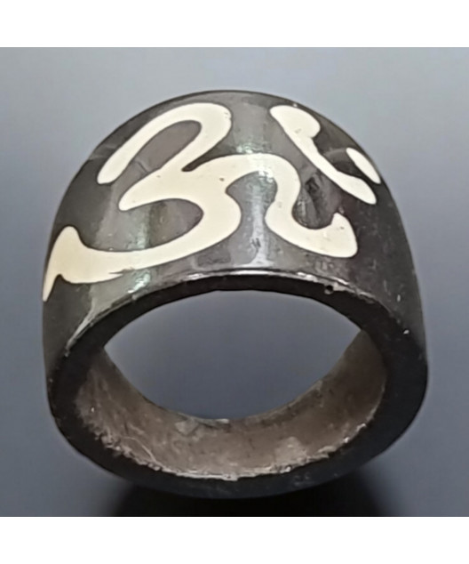Bague Bois de Coco Ethnique Symbole Om (s)