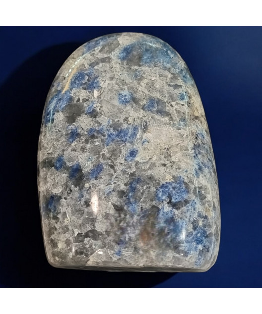 Menhir Quartz Bleu 798g (s)