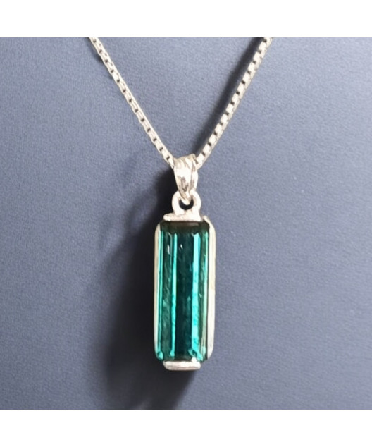 Pendentif Tourmaline Indigo sur chaîne Argent 925 (s)
